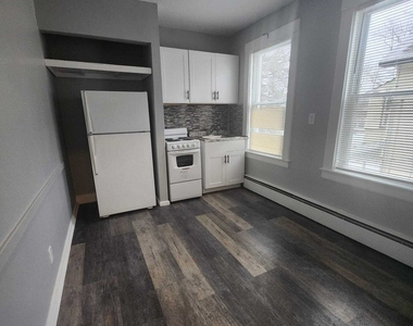22-24 Brown Street - Photo Thumbnail 2