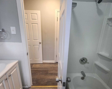 22-24 Brown Street - Photo Thumbnail 6
