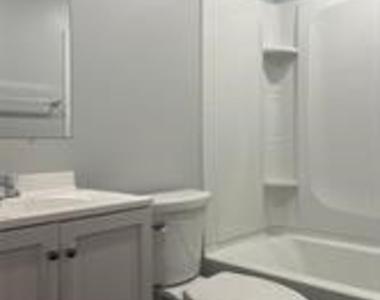 218 Bronx Ave - Photo Thumbnail 18