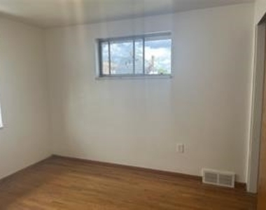 218 Bronx Ave - Photo Thumbnail 17