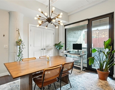2545 Penn Avenue - Photo Thumbnail 3