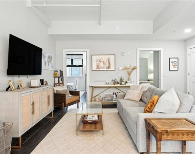 2545 Penn Avenue - Photo Thumbnail 5