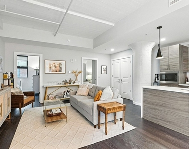 2545 Penn Avenue - Photo Thumbnail 6