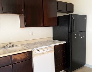 1218 Fraya Drive - Photo Thumbnail 2