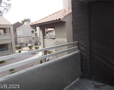 5062 S Rainbow Boulevard - Photo Thumbnail 11