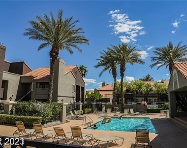5062 S Rainbow Boulevard - Photo Thumbnail 15