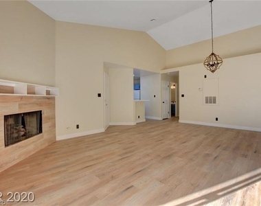 5062 S Rainbow Boulevard - Photo Thumbnail 3