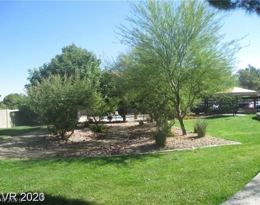 5062 S Rainbow Boulevard - Photo Thumbnail 12