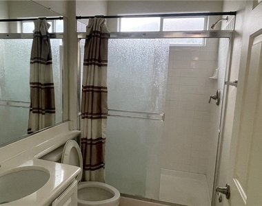 3107 Lenoir Street - Photo Thumbnail 8