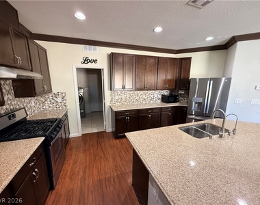 364 Moon Aura Avenue - Photo Thumbnail 25