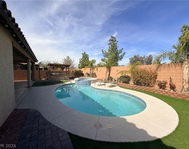 364 Moon Aura Avenue - Photo Thumbnail 7