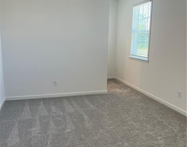3052 Brindale Drive - Photo Thumbnail 23