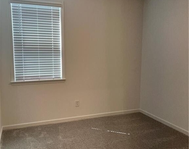 3052 Brindale Drive - Photo Thumbnail 13