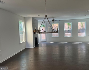 3052 Brindale Drive - Photo Thumbnail 4
