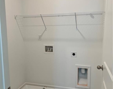 3052 Brindale Drive - Photo Thumbnail 16