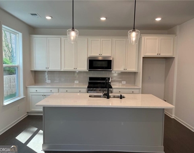 3052 Brindale Drive - Photo Thumbnail 6