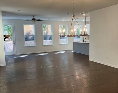 3052 Brindale Drive - Photo Thumbnail 5
