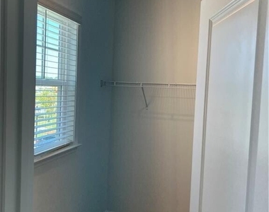 3052 Brindale Drive - Photo Thumbnail 24