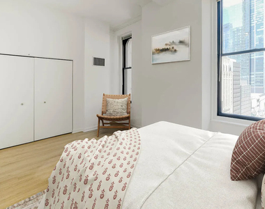 71 Broadway - Photo Thumbnail 1