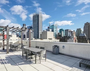350 West 37th Street - Photo Thumbnail 11