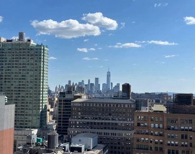 350 West 37th Street - Photo Thumbnail 6