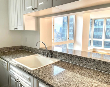 350 West 43rd Street - Photo Thumbnail 2