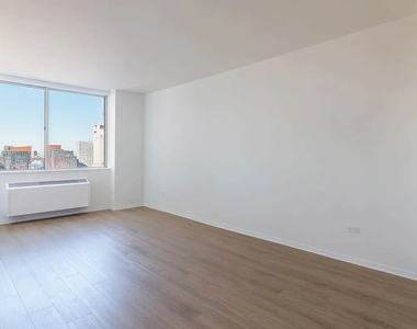 305 West 50th Street - Photo Thumbnail 2