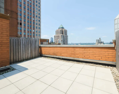 305 West 50th Street - Photo Thumbnail 5