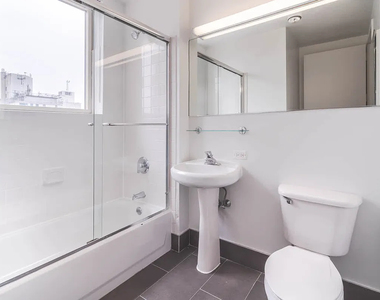305 West 50th Street - Photo Thumbnail 4