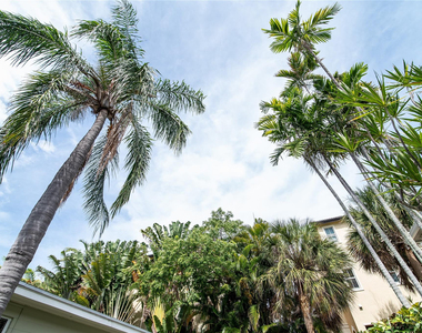 3230 Ne 13th Street - Photo Thumbnail 2
