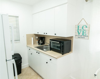 3230 Ne 13th Street - Photo Thumbnail 4