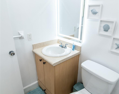 3230 Ne 13th Street - Photo Thumbnail 3