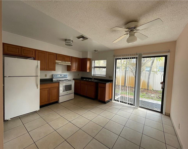 1112 Ne 13th Avenue - Photo Thumbnail 3
