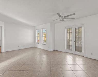 1040 Lake Shore Drive - Photo Thumbnail 2