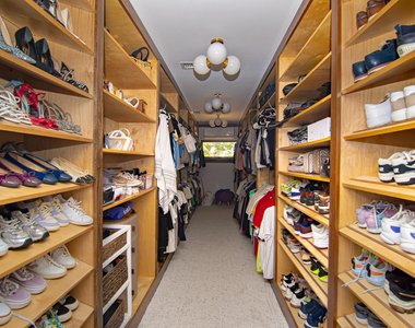 8208 Twin Lake Drive - Photo Thumbnail 12