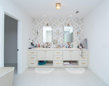 8208 Twin Lake Drive - Photo Thumbnail 4