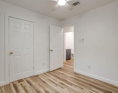 521 Mesquite Avenue - Photo Thumbnail 35