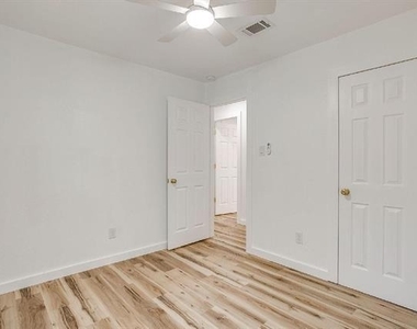 521 Mesquite Avenue - Photo Thumbnail 23