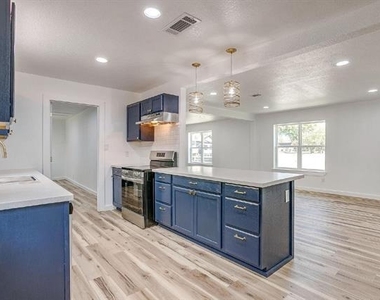 521 Mesquite Avenue - Photo Thumbnail 19