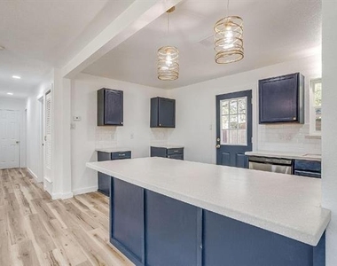 521 Mesquite Avenue - Photo Thumbnail 20