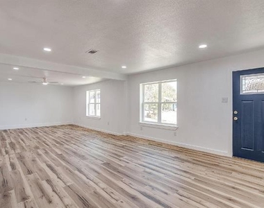 521 Mesquite Avenue - Photo Thumbnail 5
