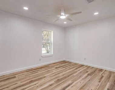 521 Mesquite Avenue - Photo Thumbnail 30