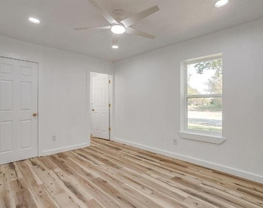 521 Mesquite Avenue - Photo Thumbnail 27