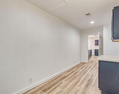 521 Mesquite Avenue - Photo Thumbnail 33