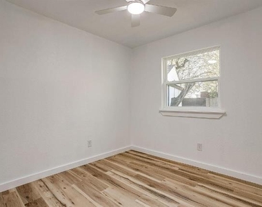 521 Mesquite Avenue - Photo Thumbnail 22