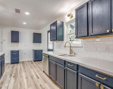 521 Mesquite Avenue - Photo Thumbnail 14