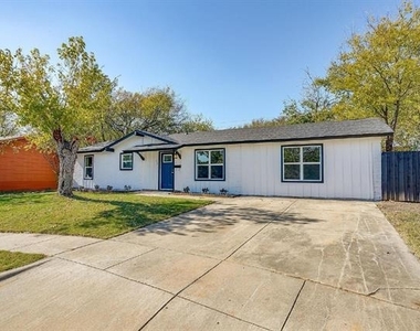 521 Mesquite Avenue - Photo Thumbnail 2