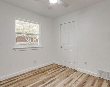 521 Mesquite Avenue - Photo Thumbnail 36