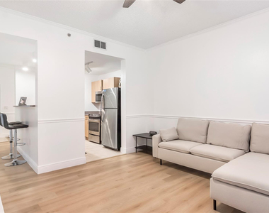 533 Ne 3rd Avenue - Photo Thumbnail 11