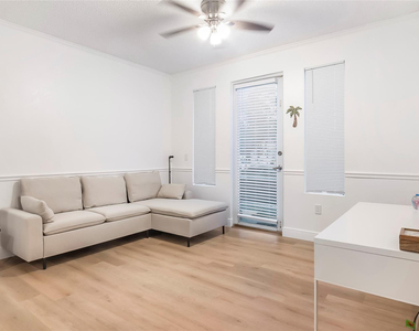 533 Ne 3rd Avenue - Photo Thumbnail 10